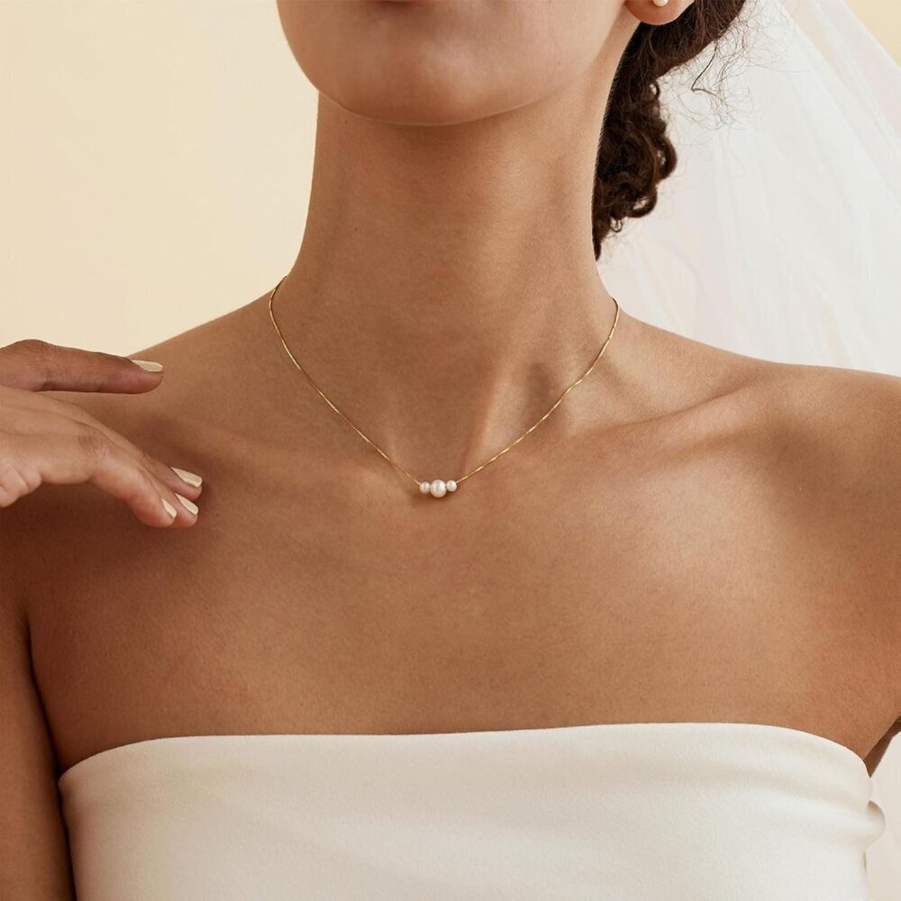 Gold Pearl Necklaces for Women Trendy, 14K Gold Plated Dainty Necklace Simple La - Picture 2 of 7